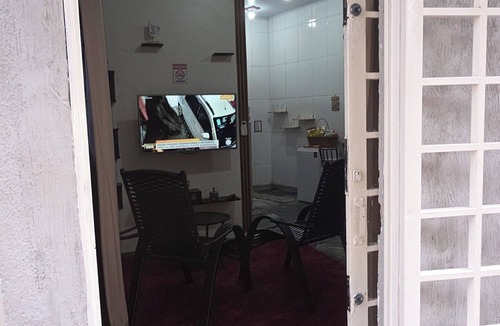 America House | Studio apartment near the shopping mall.