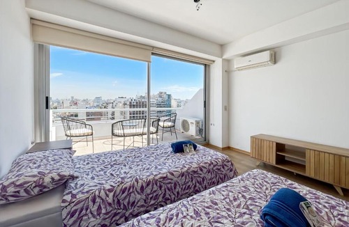 Buenos Aires Central Business District Apartment | Studio Apartment on 13th Floor with balcony terrace