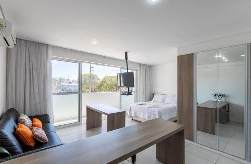 Prado Velho Apartment | Studio com Sacada Ampla e AC