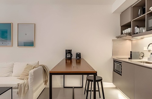 Belgrano Apartment | Studio Facing the Park with Pool & Workspace