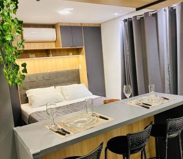 Centro Apartment | Studio Luxuoso Cama Queen Ar Condicionado e Cozinha Completa