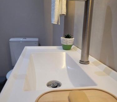 Ribeirao Preto Apartment | Studio Moderno e Prático Wi-Fi Rápido e AC