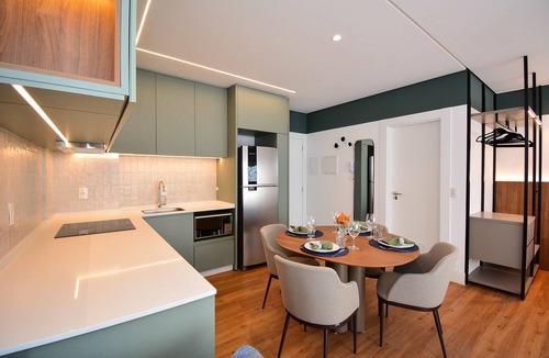 Saco Grande Apartment | Studio Sofisticado e Moderno - CEN013