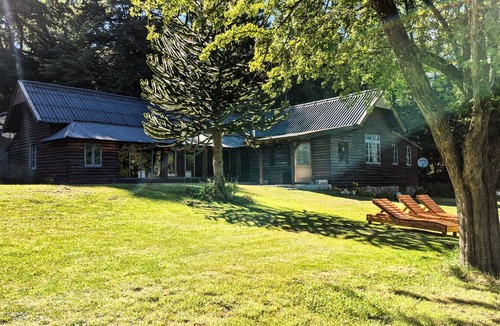 Villa Arelauquen House | Stunning house facing Lake Gutiérrez with unique views, ideal for groups