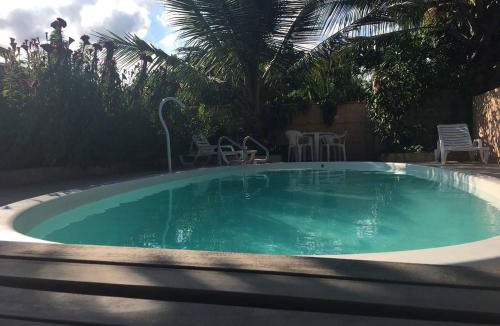 Bairro da Enseada House | Suíte 2 com piscina e wi-fi em Caraguatatuba