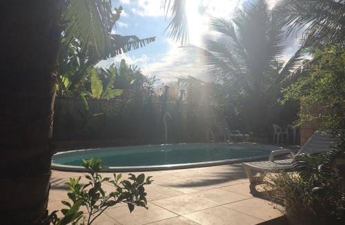 Bairro da Enseada House | Suíte 2 com piscina e wi-fi em Caraguatatuba