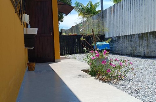 Pontal do Sul House | Suíte 2 confortável com piscina em Pontal do Sul