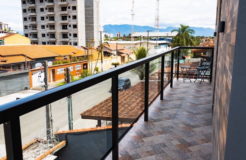 Poiares House | Suíte Independente a 200m Praia Indaiá - 01 Suíte em Caraguatatuba