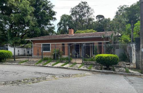 Mairipora House | Suíte espaçosa em bairro bem localizado