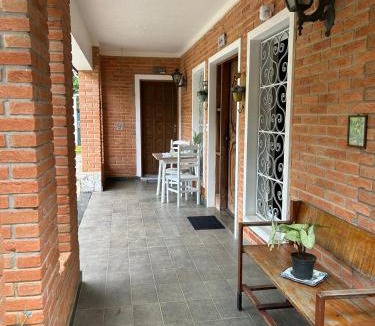Mairipora House | Suíte espaçosa em bairro bem localizado