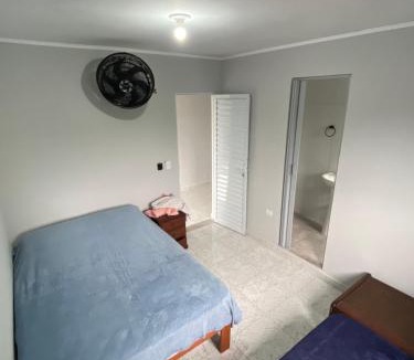 Indaia House | Suite 4 a 3 quadras da praia