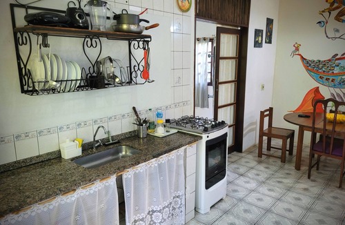 Praia Grande House | Sunhouse Ilhabela: Sobrado Divertido, Cheio de Artes, Próximo à Praia e Trilhas