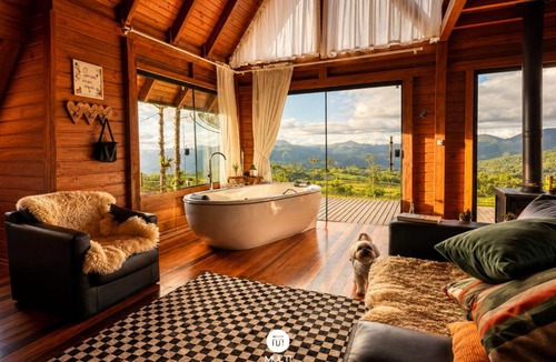 Leoberto Leal House | Sunset Invernada c/Jacuzzi - Leoberto Leal/SC