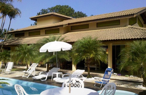 Sao Lourenco House | SURF HOUSE with swimming pool, barbecue, snooker, trampoline, ping-pong, swing.