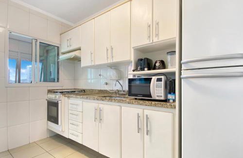 Balneario Cidade Atlantica Apartment | Swimming pool Barbecue area 3 en-suites Balcony