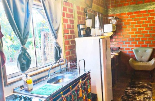Bonito Ski Chalet | Tarumã Challes 04, Complete chalet with balcony and barbecue, pets allowed.