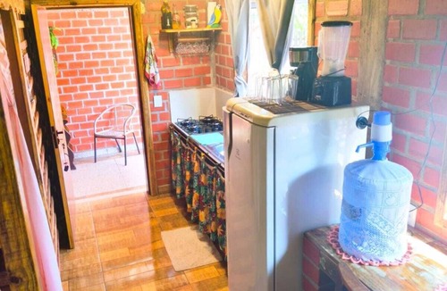 Bonito Ski Chalet | Tarumã Challes 04, Complete chalet with balcony and barbecue, pets allowed.