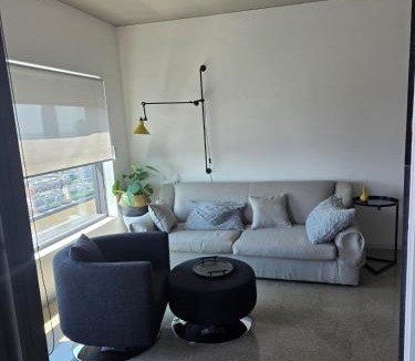 Buenos Aires Central Business District Apartment | The best view of the river 34th Floor Gym