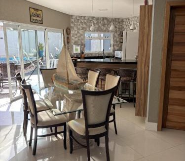 Matinhos House | Triplex de Frente para o Mar com Piscina Privativa