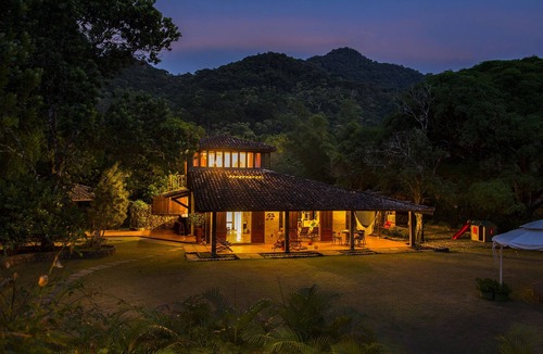 Praia de Santiago House | Tropical paradise in front of the sea on the beach of Santiago.
