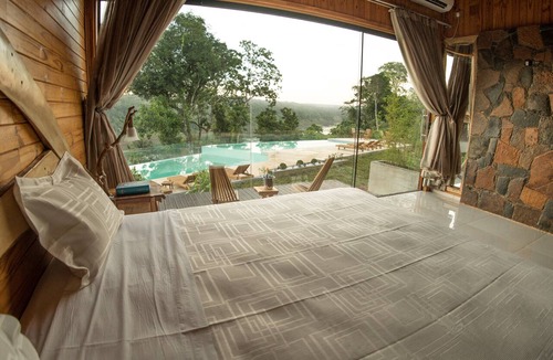 Puerto Iguazu Hotel | Tupa Lodge selva y río