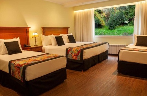 San Carlos de Bariloche Hotel | Two Garden-View Quadruple Rooms + Free Breakfast | 19Min Walk to Fenoglio Museum