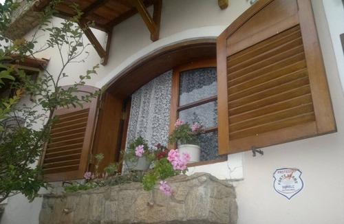 Sao Lourenco House | Two-story apartment with partial views of Parque das Águas.