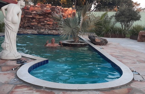 Aruana House | Two-story house with sauna, swimming pool, hot tub, soccer field, barbecue area, etc.