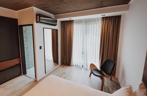 Rio Cuarto Hotel | Upscale Oasis w/Free Breakfast and Parking | 4 Units | 4.8 Mi from Las Higueras