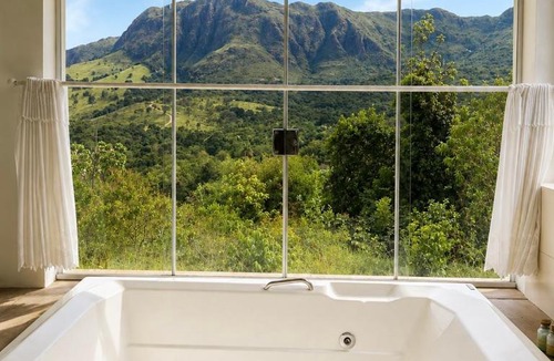 Delfinopolis Hotel | Vale do Céu