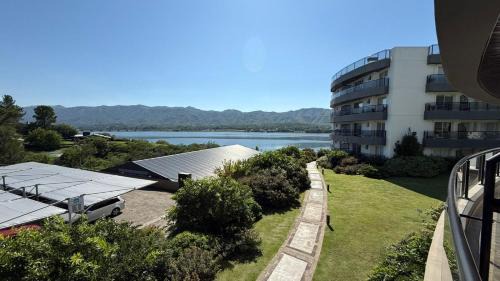Villa Parque Siquiman Apartment | Veneto Village Departamento Vista al Lago