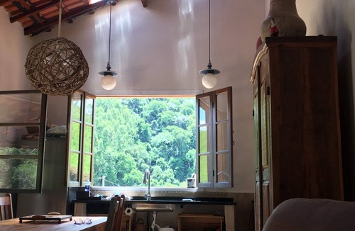 Cunha Cottage | Very charme and comfort in the rock, in the paradise of Cunha.