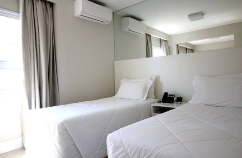 Sao Paulo Hotel | Vibrant São Paulo Escape, Poolside Relaxation | 3.0mi to Aquarium