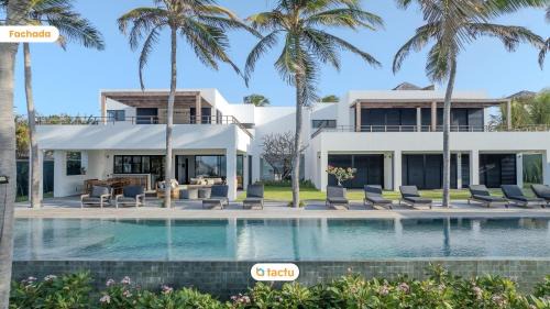 Fortim House | Vila Juriti: Beachfront with pool in Fortim