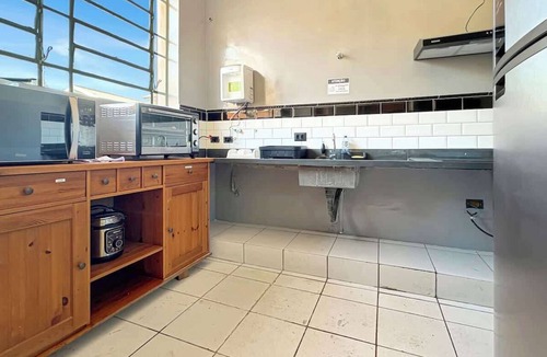 Abernessia House | Villa Aberdeen 01 · Villa Aberdeen | Wi-Fi | Central | Garagem, Qua.