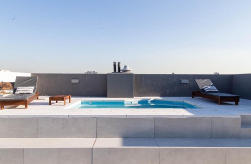 Villa Crespo Apartment | Villa Crespo Duplex Private Pool & Terrace