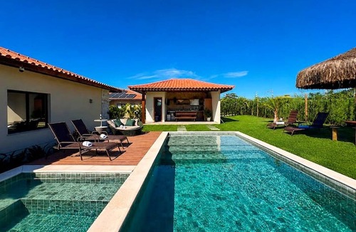 Marina Villa | Villa Pérola do Aré · Heated and private Pool & Jacuzzi · Barbecue area