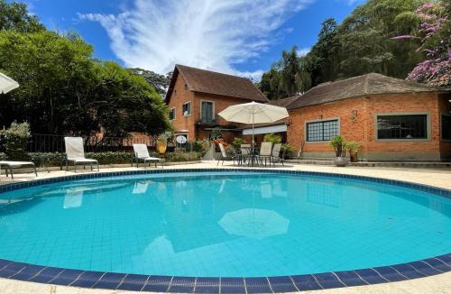 Embu das Artes House | Villa Serena Bed & Breakfast