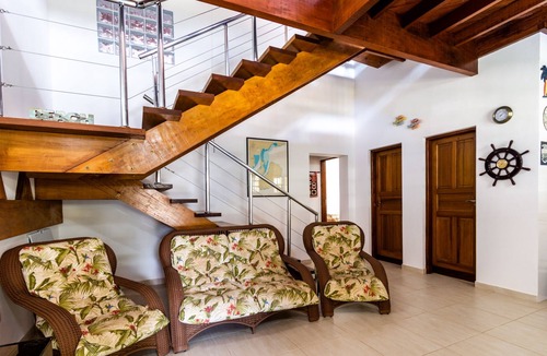 Jardim Capricornio House | Village house 100m from the beach!
