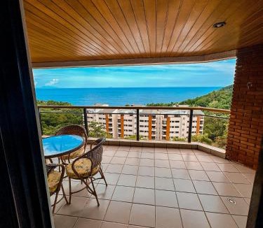 Parque Enseada Apartment | Vista para Oceano e Ar condicionado