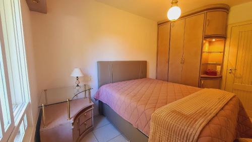 Vila Suica Apartment | Vista Vale Quilombo | 2Q | Perto do Centro