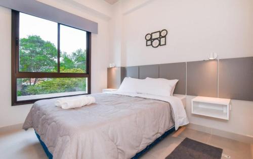 Fernando De La Mora Apartment | Work & Relax 1BR Amenities