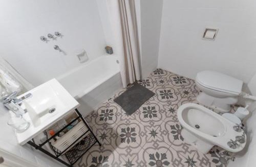 Balvanera Apartment | ZAYA, amplio semipiso con balcón, ubicación ideal