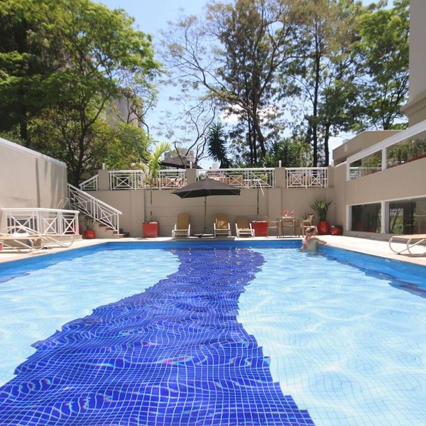 2 Units | Family-Friendly Urban Escape w/Gym + Pool | 5.0mi to Pinacoteca