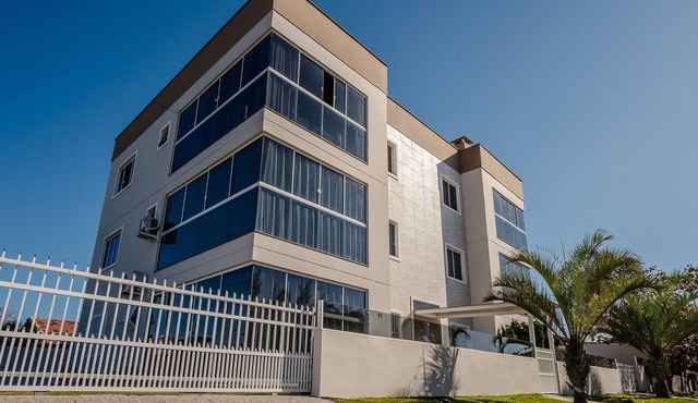 2 Bedroom Apartment 260m From the Beach Rib0201