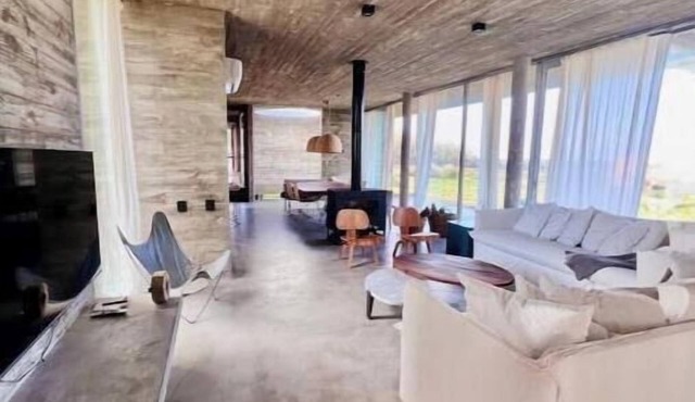 3-bedroom villa in amazing Tajamares de la Pedrera with swimming pool, AC, WiFi in Tajamares de la Pedrera