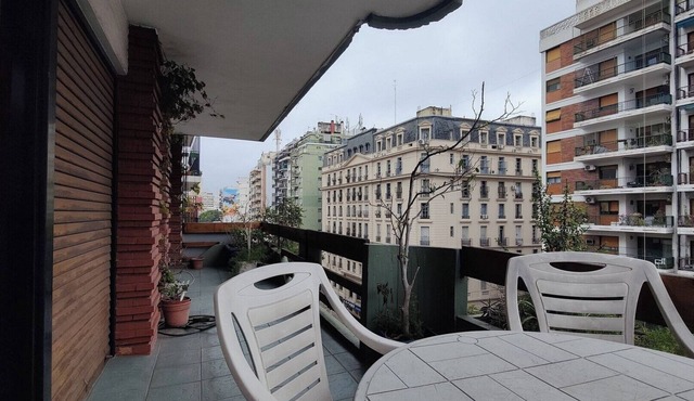300 m2 floor - With 24/7 security and parking