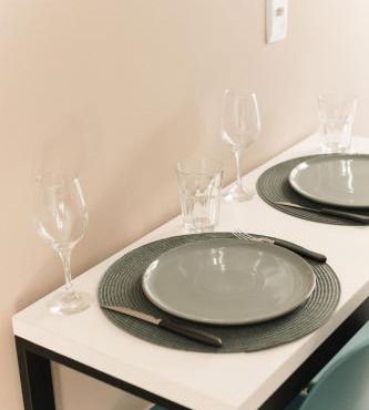7- Studio completo com ar e lavanderia in Londrina