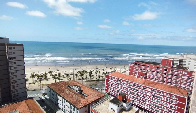 80m² apartment with 2 bedrooms, 1 minute from the beach, balcony with barbecue, Wi-Fi. in Cidade Ocian
