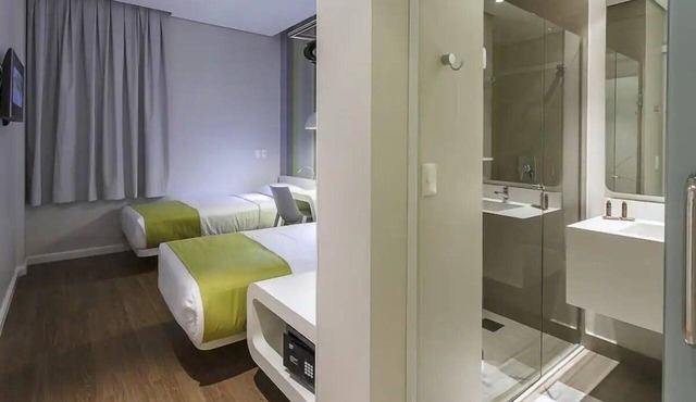 A Beautifully Designed Stay for Business and Leisure Travelers | Free Breakfast